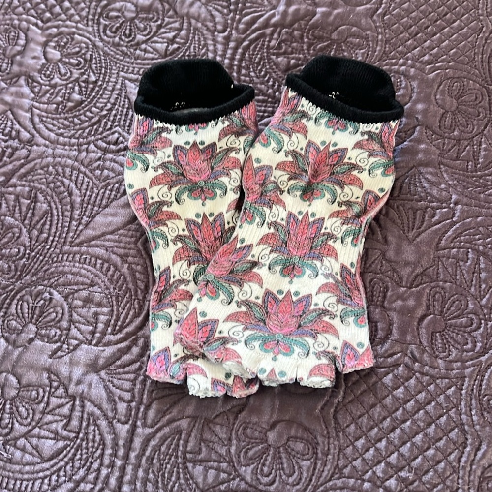 *$5 items are 5 for $15* Toesox barre socks